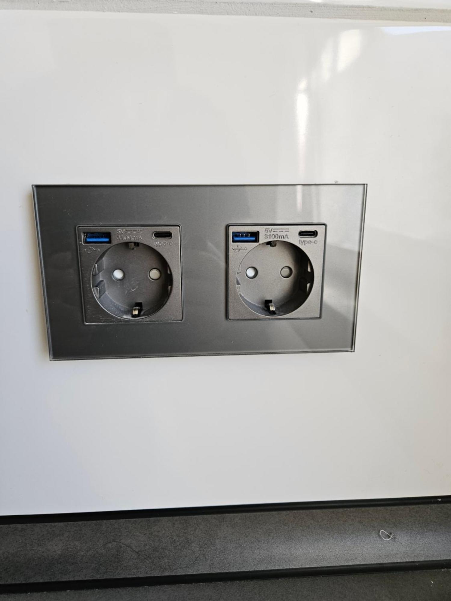 Modern Homes - Voll Ausgestatte Wohnung - Balkon - Hotelbetten - 4K Tv - Wlan Moers Eksteriør bilde