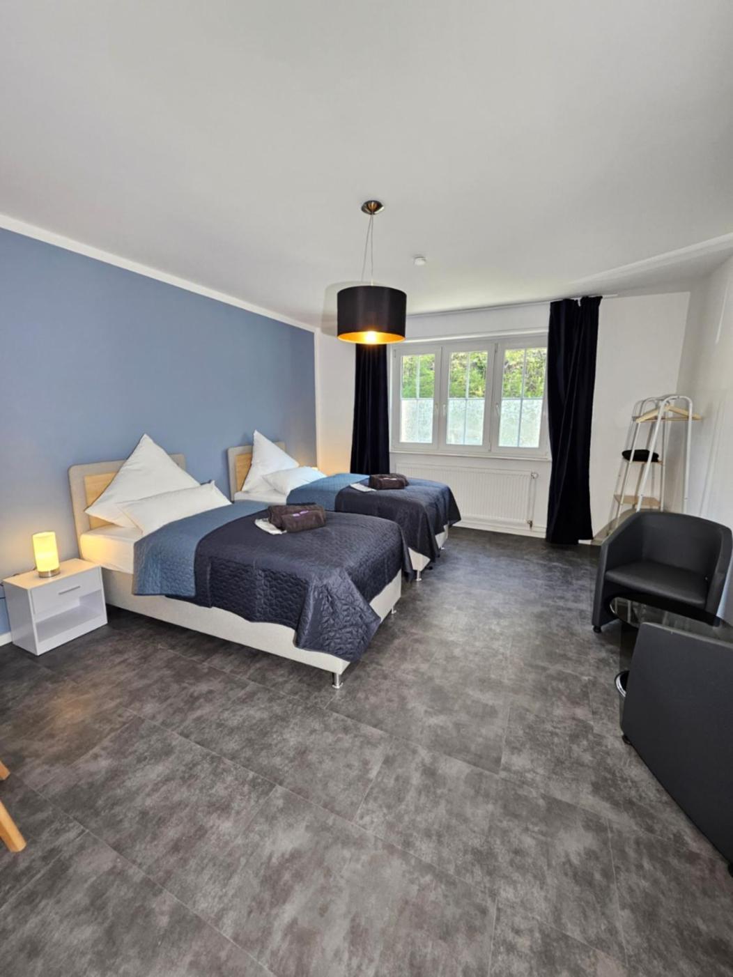 Modern Homes - Voll Ausgestatte Wohnung - Balkon - Hotelbetten - 4K Tv - Wlan Moers Eksteriør bilde