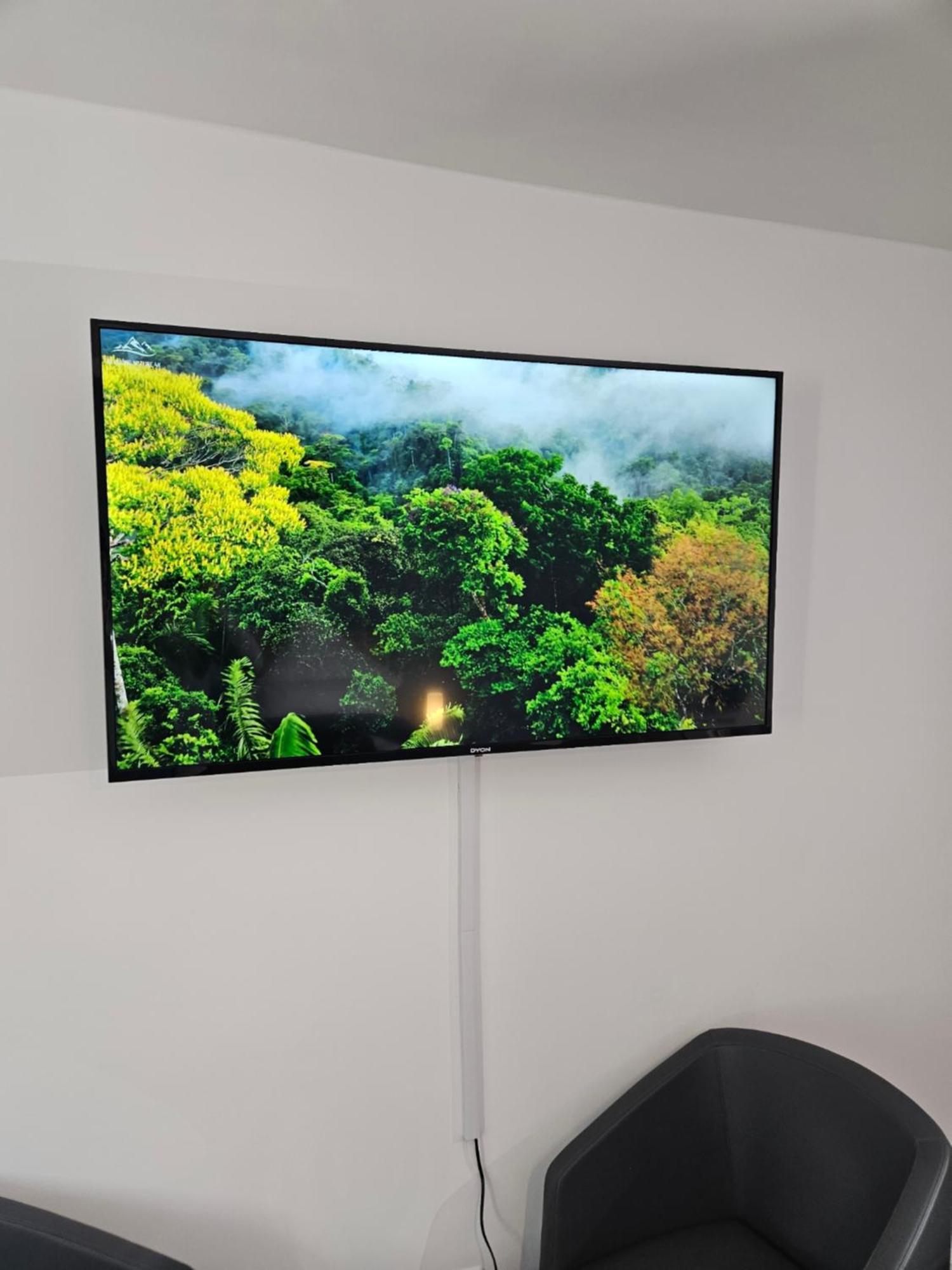 Modern Homes - Voll Ausgestatte Wohnung - Balkon - Hotelbetten - 4K Tv - Wlan Moers Eksteriør bilde
